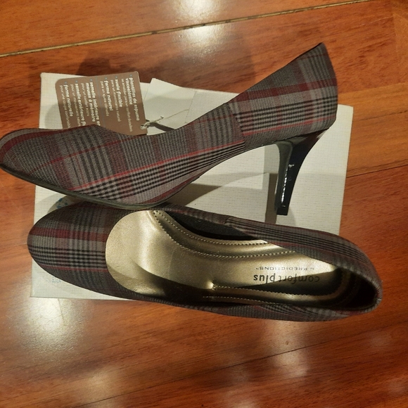 PLAID Heels by Comfort Plus by Predictions - Picture 3 of 4